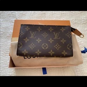 Louis Vuitton Toiletry pouch 15